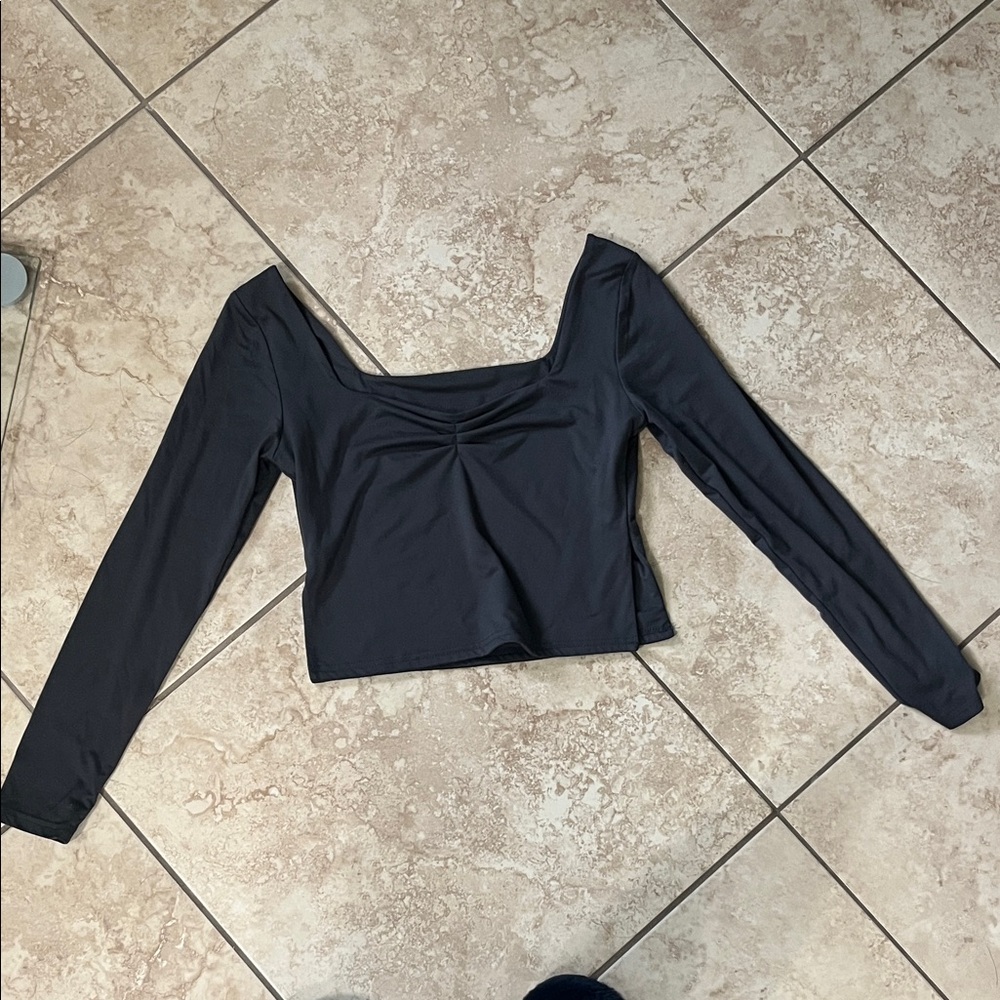 Chic Black Long Sleeve Women's Crop Top